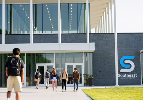 Students at SCC Lincoln Campus